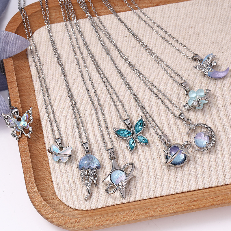 创意小众蓝色锁骨链饰品轻奢时尚星球月亮爱心蝴蝶水母吊坠项链女