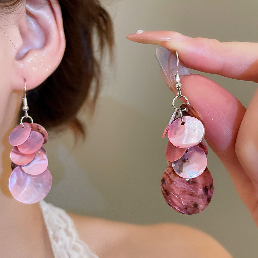 Pendientes de borla de concha geométrica redonda, estilo de vacaciones junto al mar, gancho para la oreja, pendientes de todo fósforo de moda, sentido de clase alta de nicho