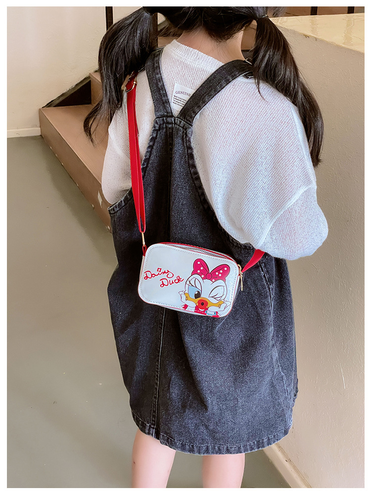 The 2025 new children's mobile phone bag is a trendy, fashionable, fresh, sweet, cartoonish, creative and simple single-shoulder crossbody bag for women undefined