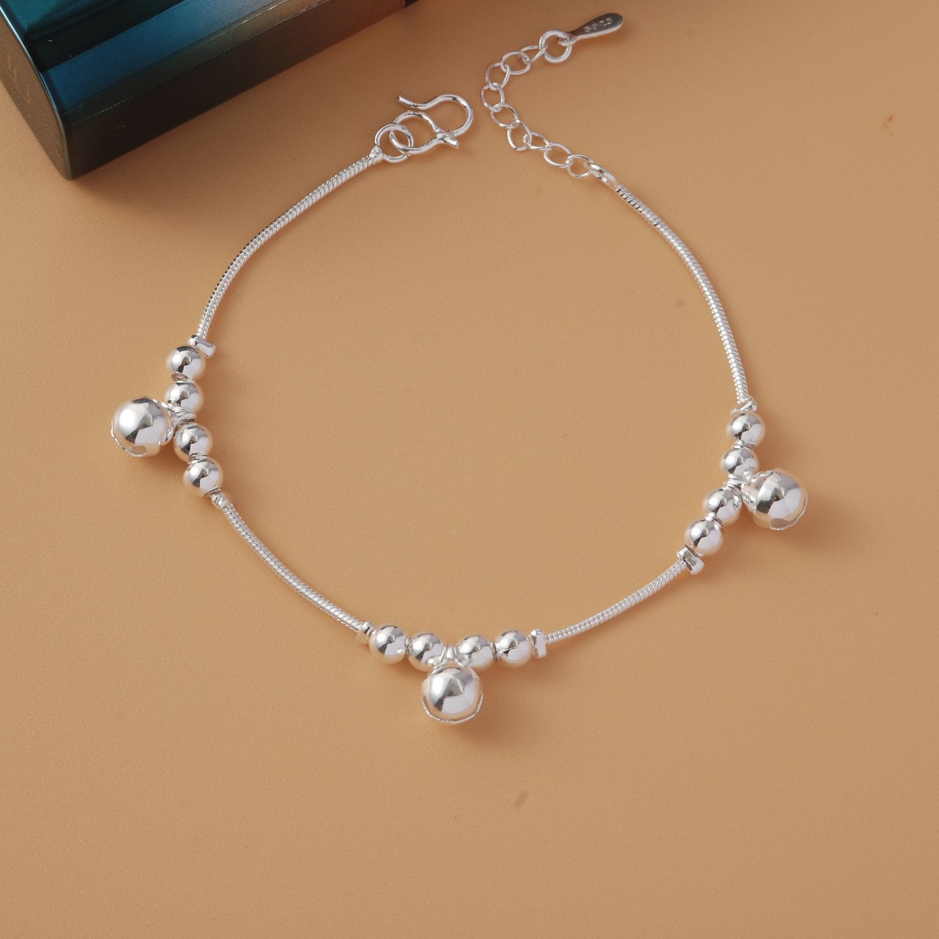Simple Style Star Dolphin Heart Shape Brass Beaded Silver Plated Bracelets 1 Piece display picture 1
