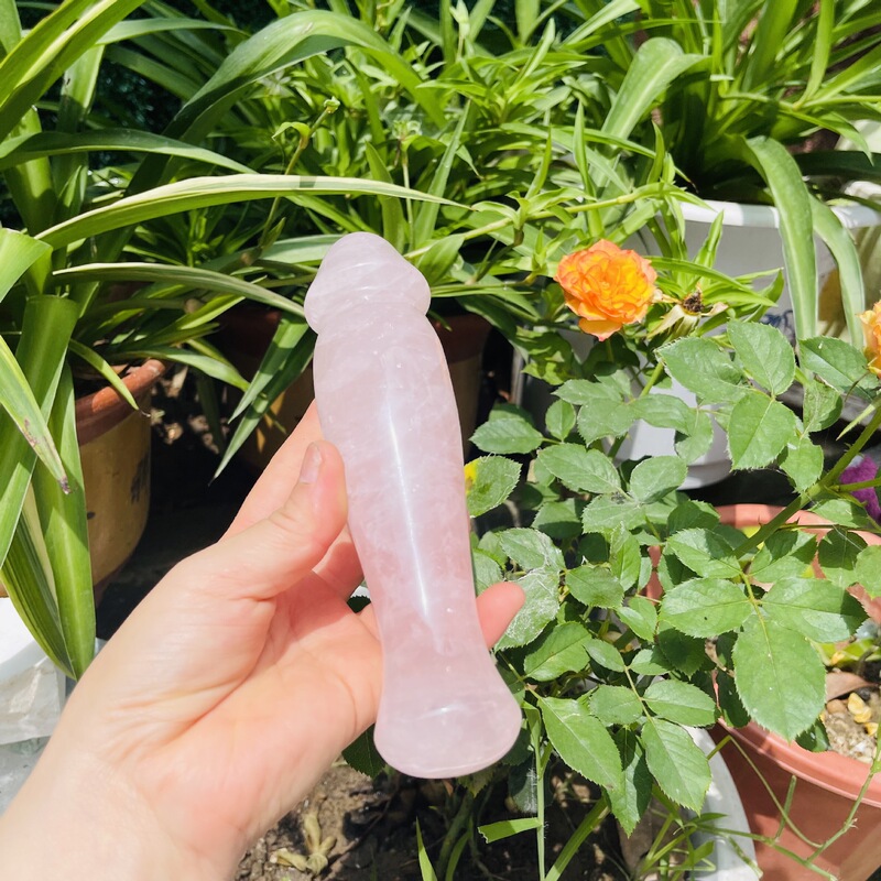 天然粉晶雕刻原石打磨水晶按摩棒 图 2