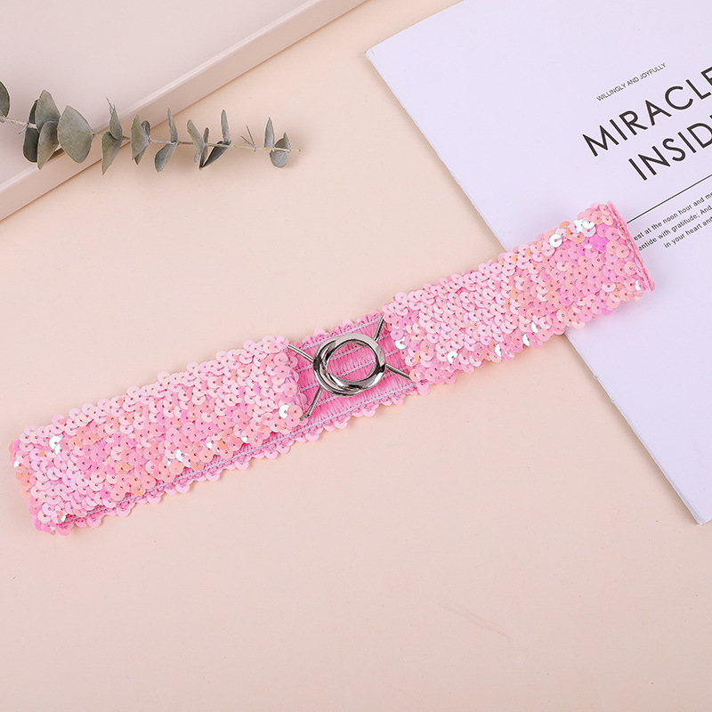 スパンコールのベルトが華やかでおしゃれな大人の子供の女性のベルトの卸売りはベルトを締めて弾力のベルトの現物を掛けます。