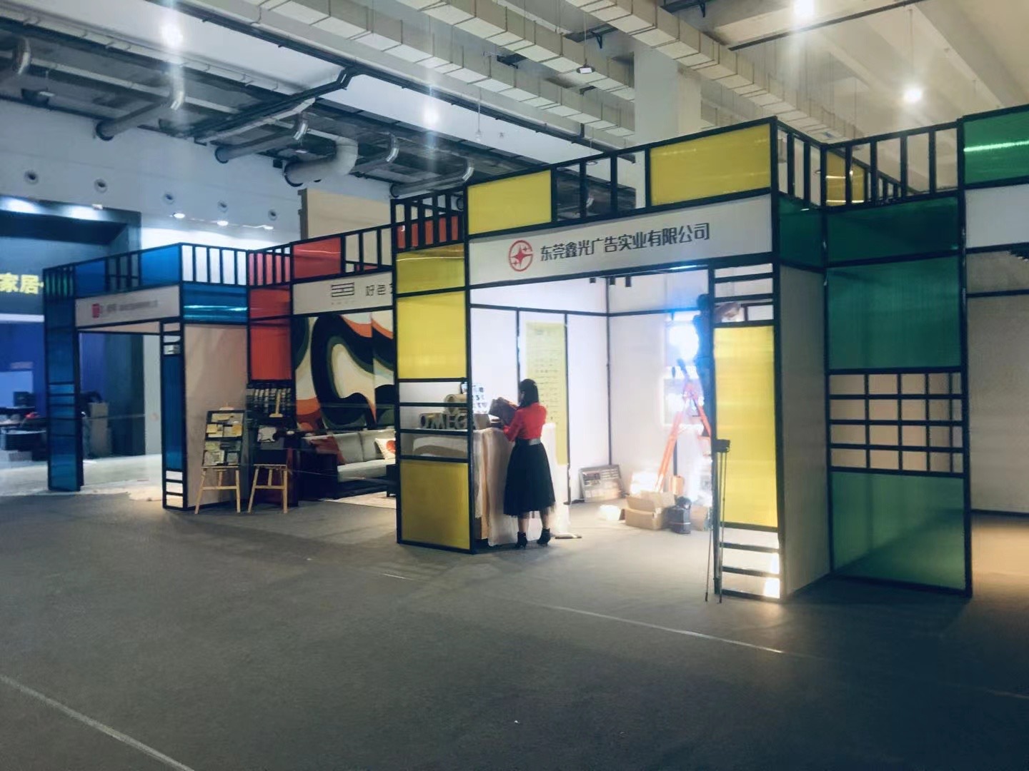 ����չ��չ̨չ����װ���ƹ���չ���̯���ƺ�ɫ������չ̯λ����