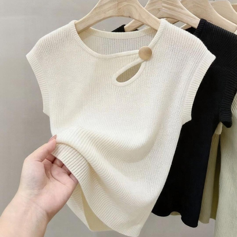 French-Style Design Hollow-Out Knit Short-Sleeve Women's Round-Neck Slim-Fit Top with Small Flutter Sleeves, Elegant and Suitable for Commuting