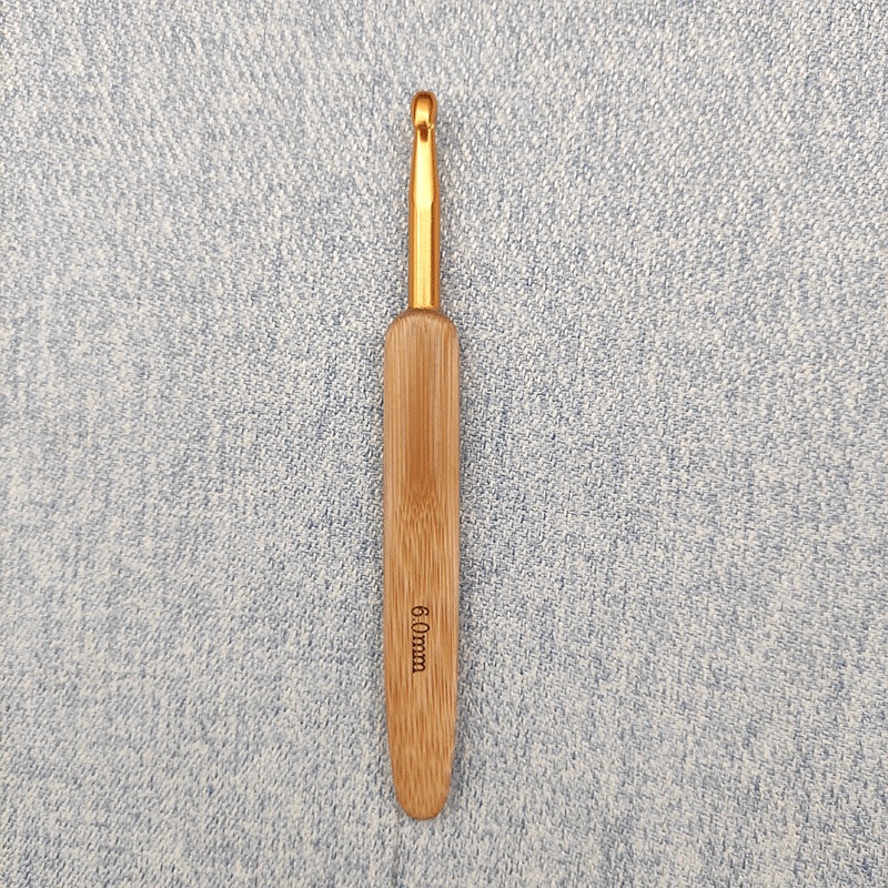 Cabeza de oro de ganchillo con mango de bambú profundo 6.0