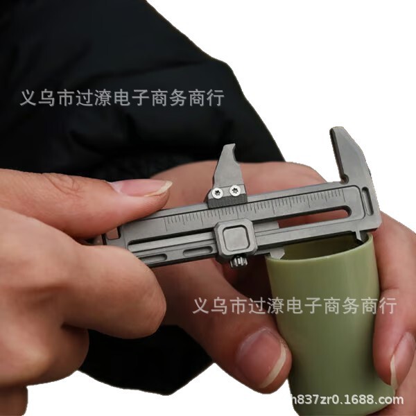 独立した新しいポケットサイズの EDC ツール、便利なポータブル ミニ多機能ツール|undefined