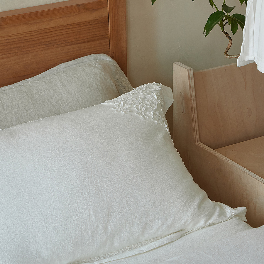 Alojamiento residencial de alta gama simple blanco algodón cáñamo flor de algodón cama de cuatro piezas Kit de algodón bordado colcha de cama