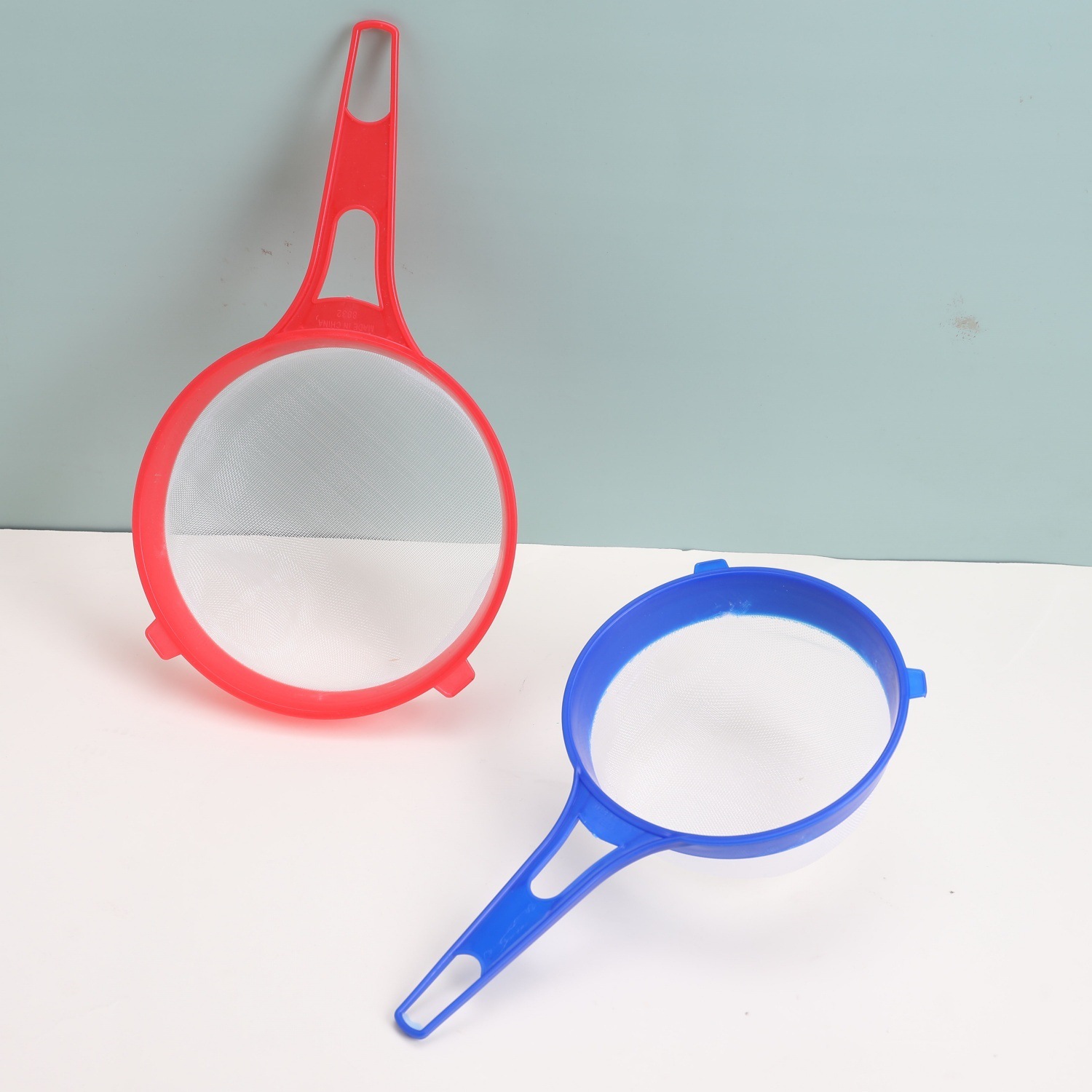 Handheld plastic cigarette holder, hygienic drying rack for home use