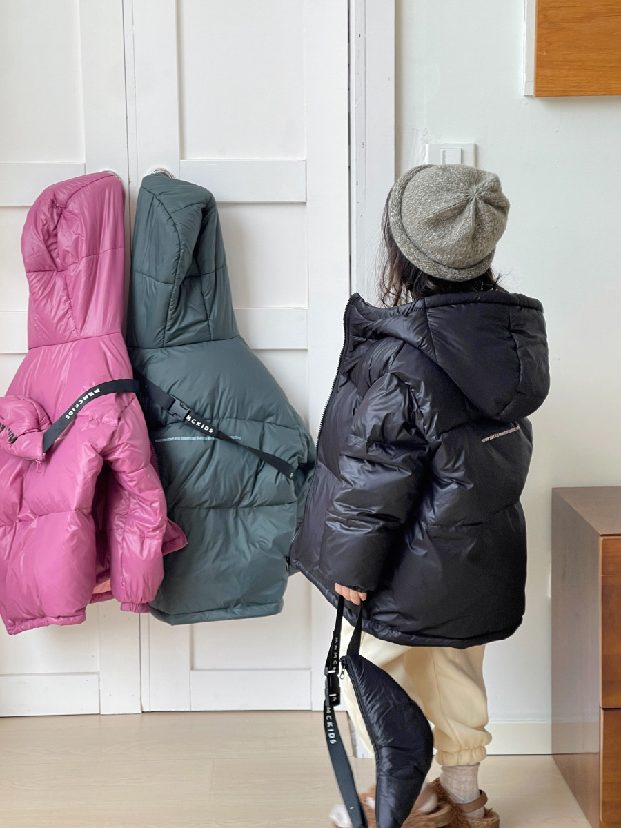 2023 nuevos niños abajo chaqueta mochila de moda pato blanco abajo Otoño e Invierno de los niños abajo chaqueta en vivo venta al por mayor