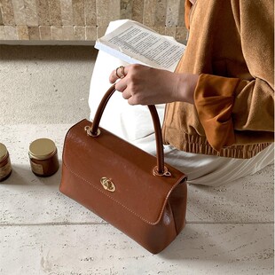 ����С����Ů���|�ٴ��nϵб�����Ůͨ�ڸ߼��Еr�Џ͹ņμ�С��