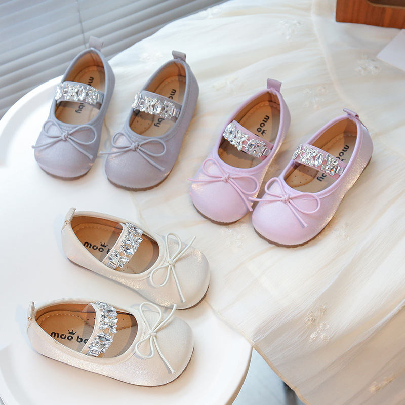 Girls Dance Shoes 2025 Spring and Summer New Large Rhinestone Shiny Princess Shoes Kidsren's Cute Bow Shoes