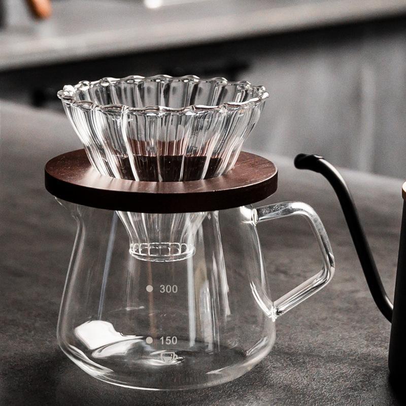 Hand-made coffee pot cloud sharing pot thickened heat-resistant high borosilicate glass filter cup with diamond scale fair cup Hand-made coffee pot cloud sharing pot thickened heat-resistant high borosilicate glass filter cup with diamond scale fair cup