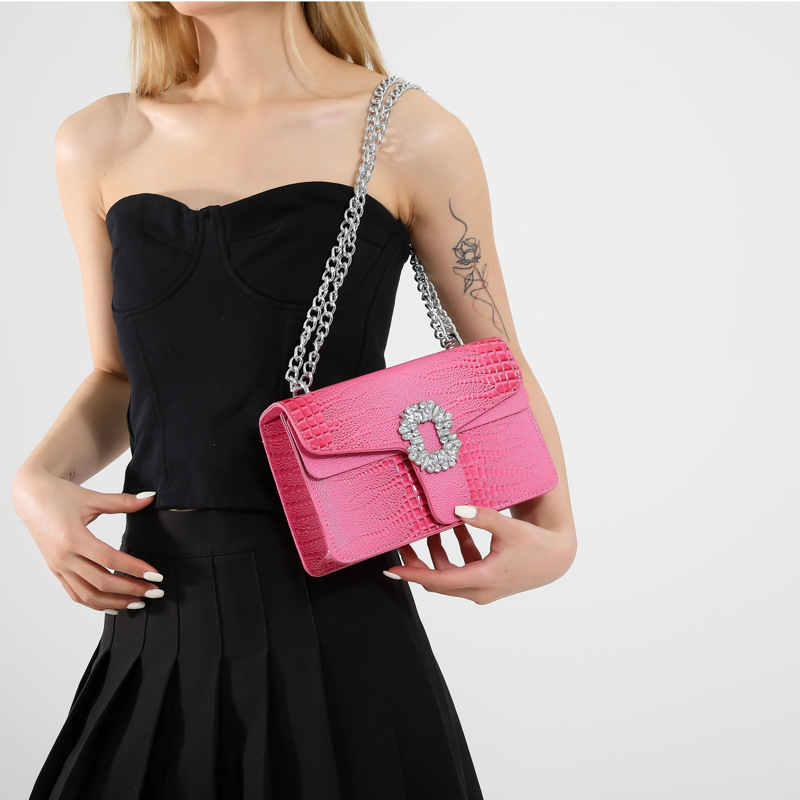 Vintage Crocodile Pattern Shoulder Bag With Diamond Chain Hardware_voghion.com