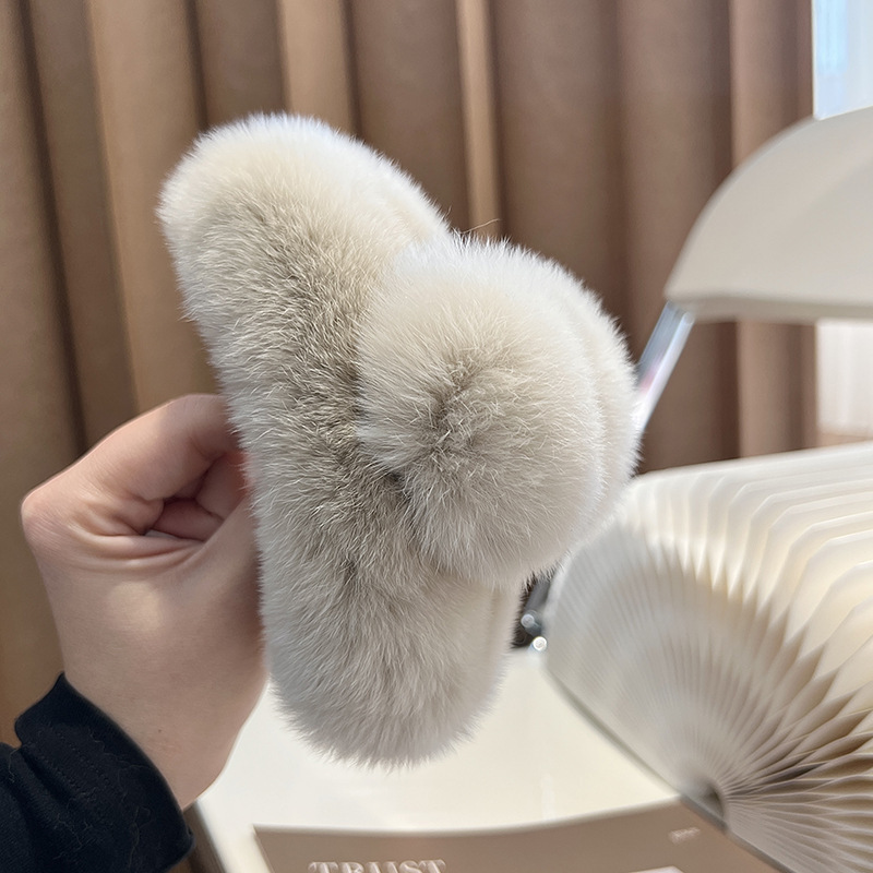 1 Piece Quantity Daily Occasion Women's Simple Style Solid Color Plush Hair Claws