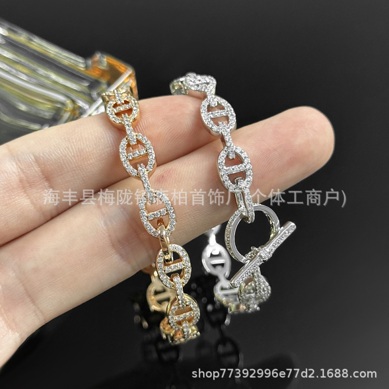 2024 New Love Home Full of Diamond Pig Nose Ot Buckle Half Bracelet Women's High-end Fashion Bracelet Light Luxury All-match Bracelet