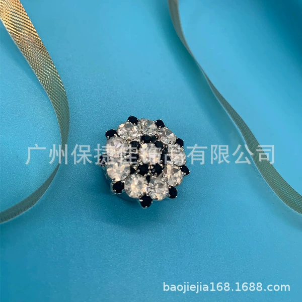 CF23 Black and White Small Sun