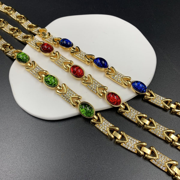 Fashionable elegant retro necklace