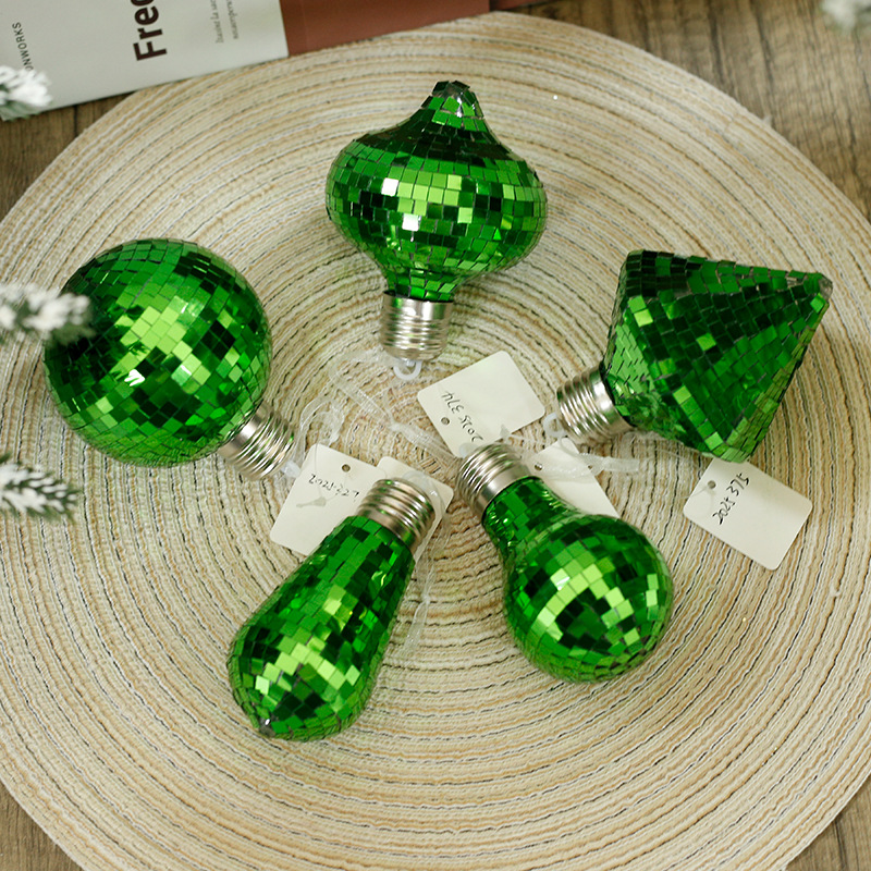 Adornos reflectantes de espejo de cristal de diamante navideño personalizado, embrión de espuma, diseño de escena LED verde, colgante luminoso