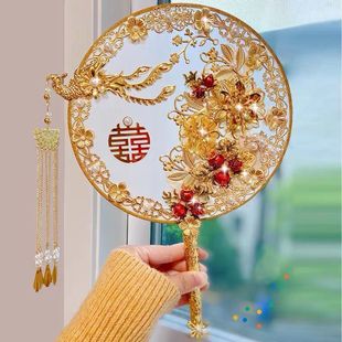 Little Red Riding Book Chinese Fan Bride Covered Face Holding Flowers Antique Wedding Xiuhe Group Fan Wedding Wedding Happy Fan Gold Protection