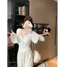 纯欲风米色系带v领长袖蕾丝衫女秋季修身收腰打底衫紧身内搭上衣