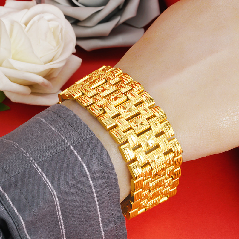 Cadena de tanque de oro cadena de reloj de los hombres pulsera gruesa al por mayor de largo tiempo no se desvanece tridimensional todo partido pulsera dominante moda