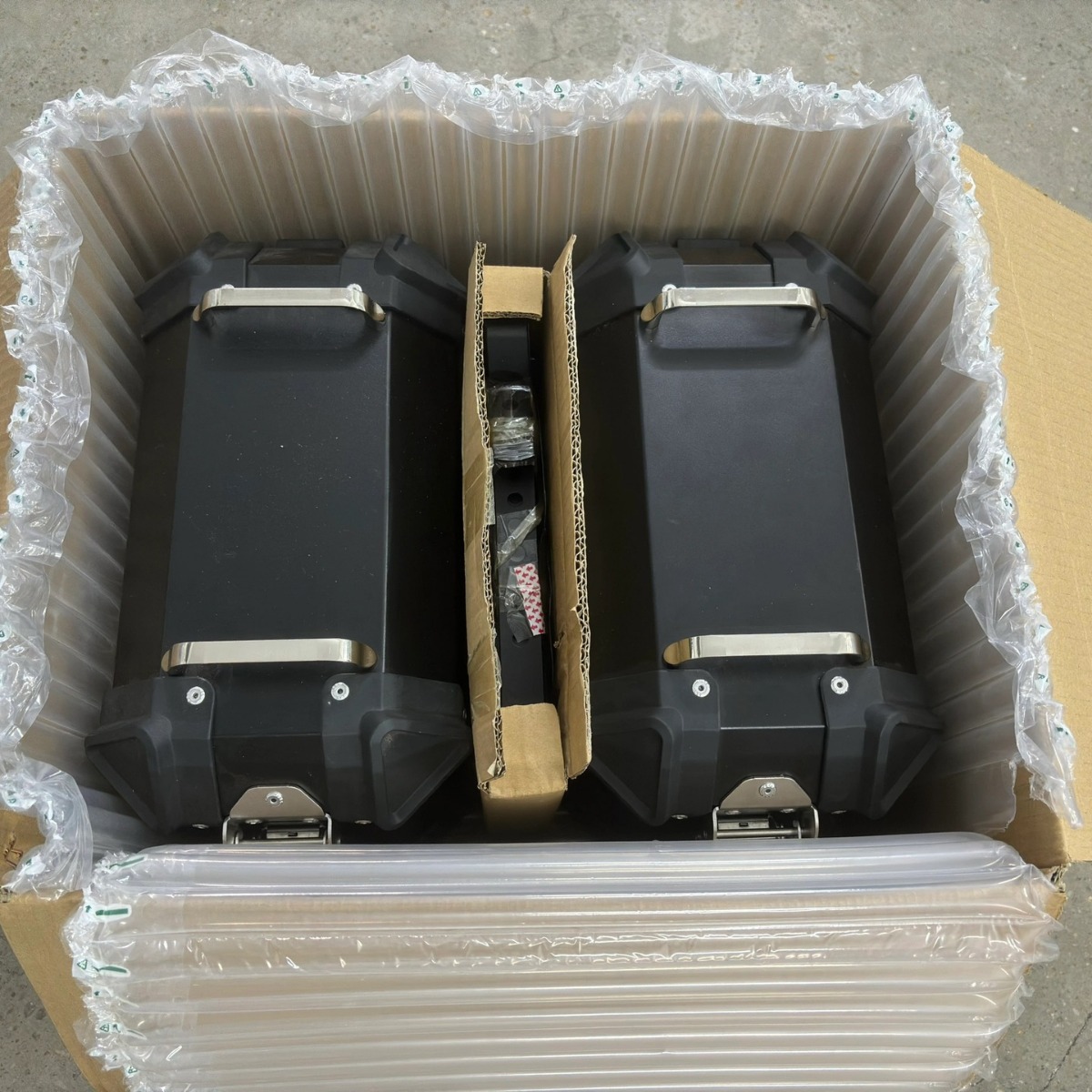 Nuevo 18L pequeña capacidad motocicleta lado caja de becerro eléctrico coche tronco Yadi caja almacenamiento general