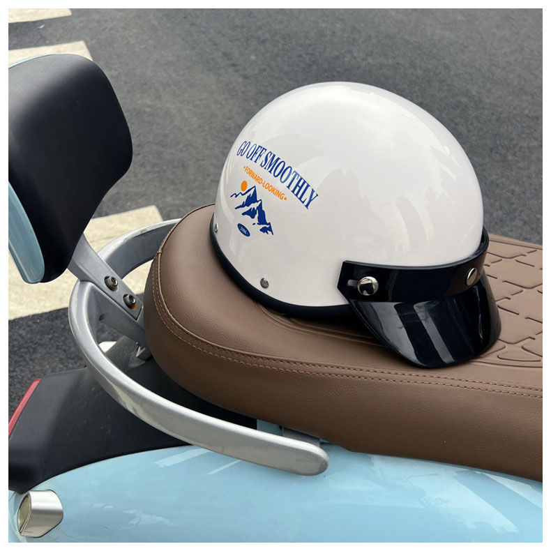 White helmet-single brim