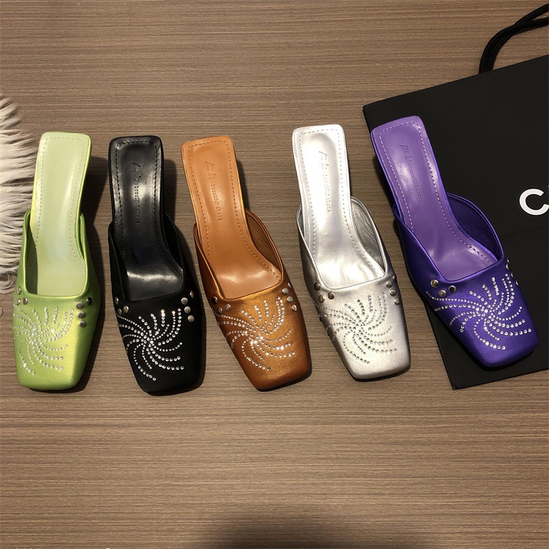 Fashionable women's slippers with rhinestones square toe