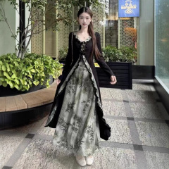 早秋季2025新款女装简单大方得体绝美高级感穿搭法式长袖连衣裙子