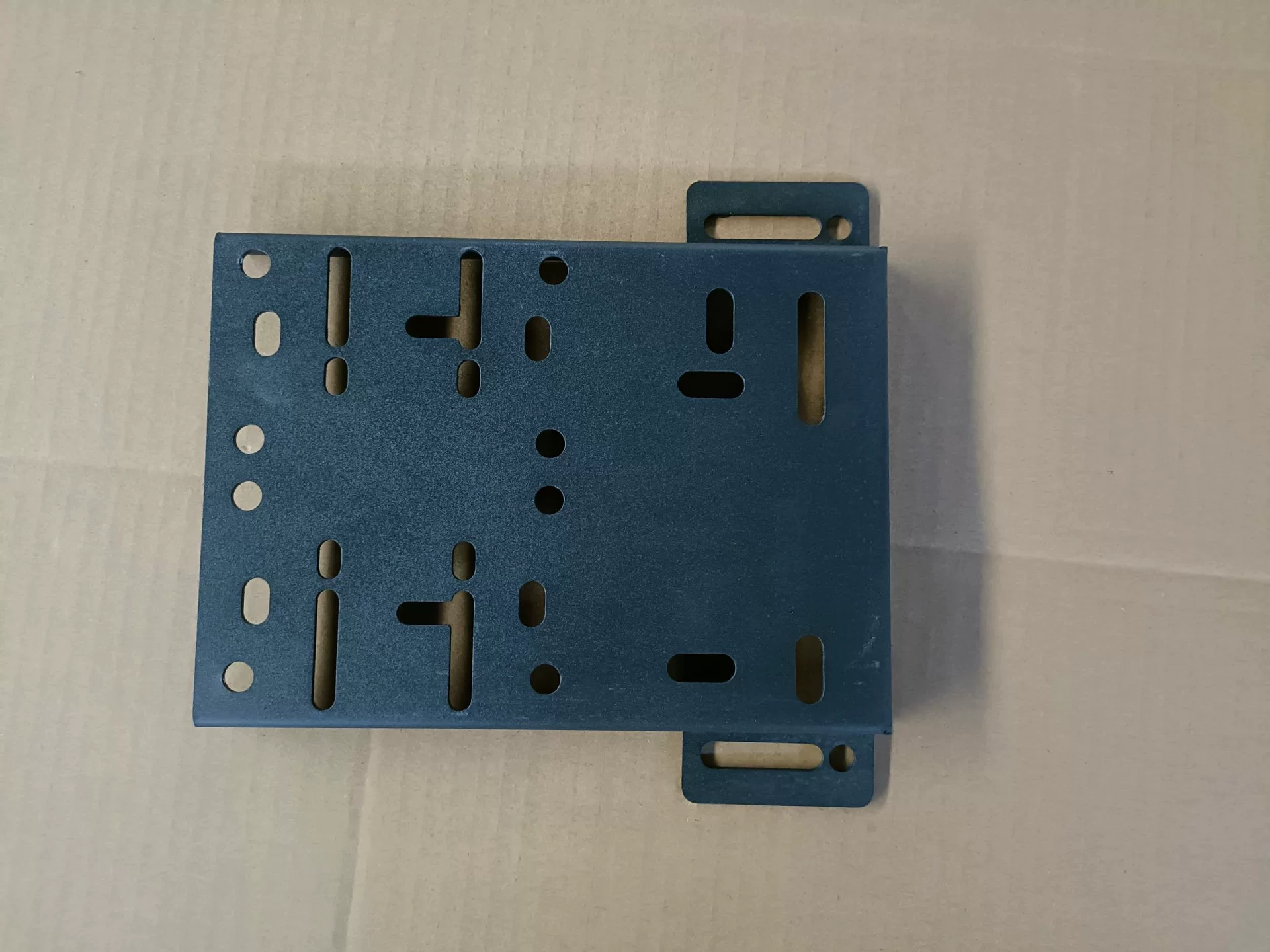 Кронштейн для крепления ручного тормоза профильного гоночного симулятора