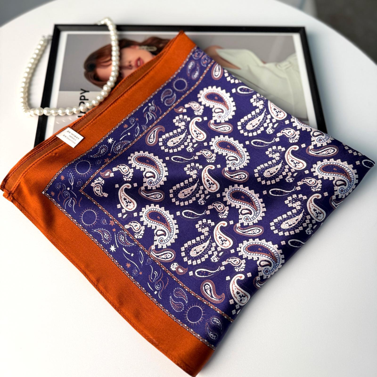 Foulard in seta vintage paisley da donna accessorio elegante_voghion.com