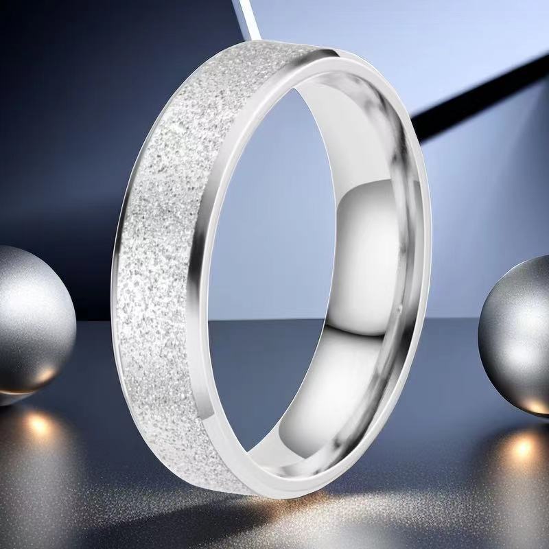 Anillo de acero de titanio de acero inoxidable nicho al por mayor femenino de alto grado de lujo ligero todo-Match Girl anillo femenino ins estilo anillo liso