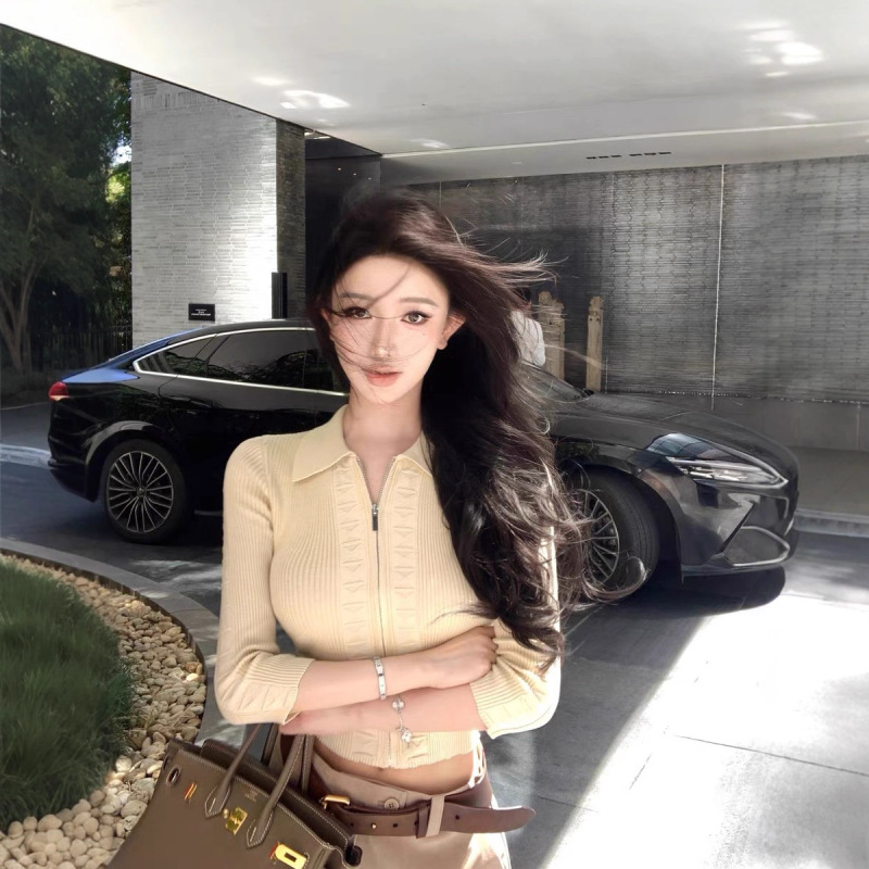 JAYKY YANG老钱频道米杏色拉链坑条开衫修身翻领短款针织上衣|undefined