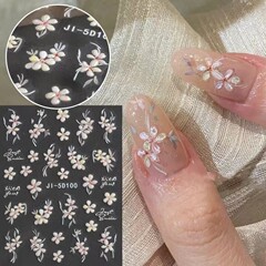 光変茶の花は甲の30枚の爪を着てツバキの花の爪の切れを貼ります。