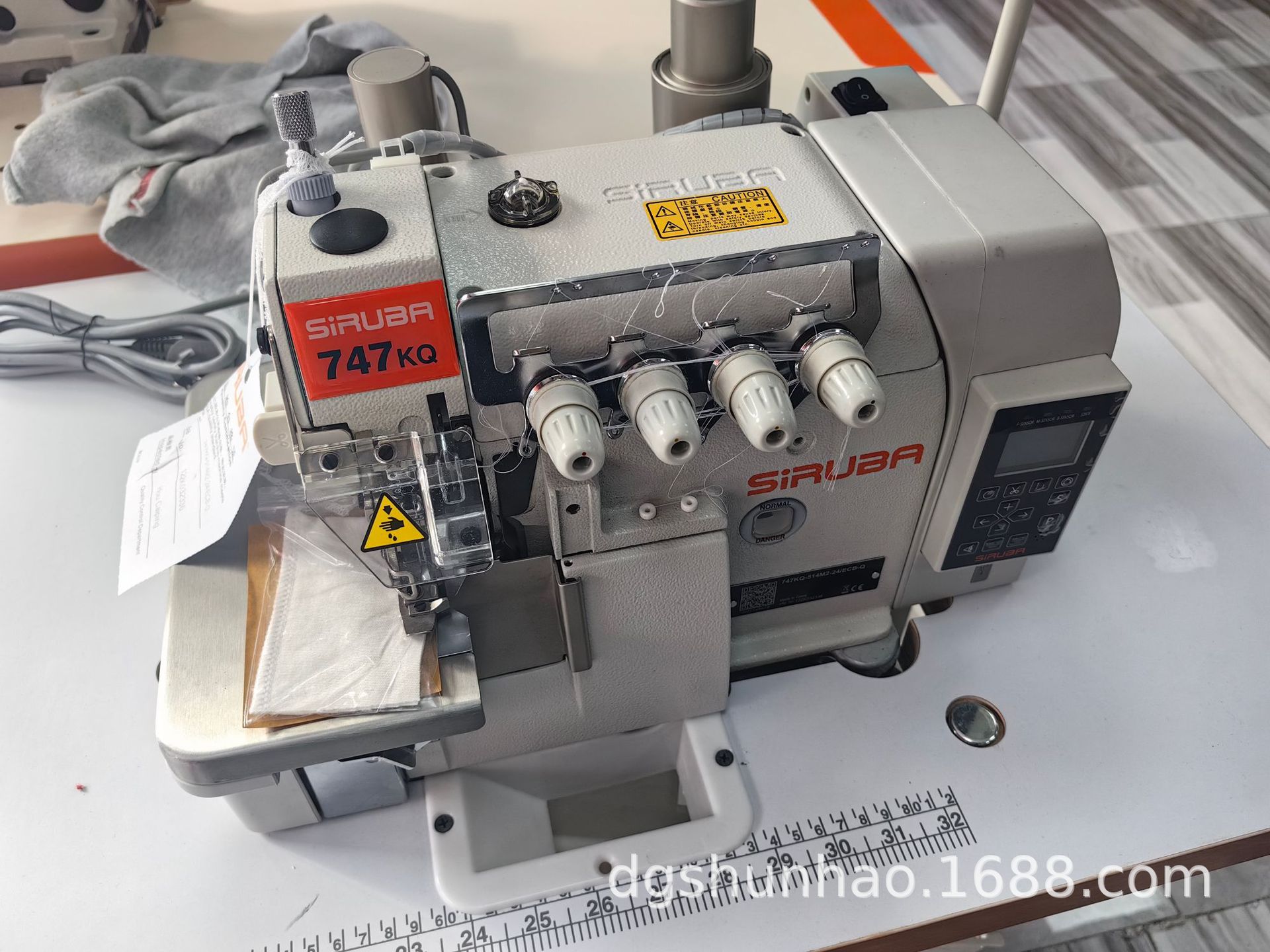 Suministro directo Taiwán Silver Arrow borde de la computadora máquina de coser Borde de costura industrial máquina de bordar