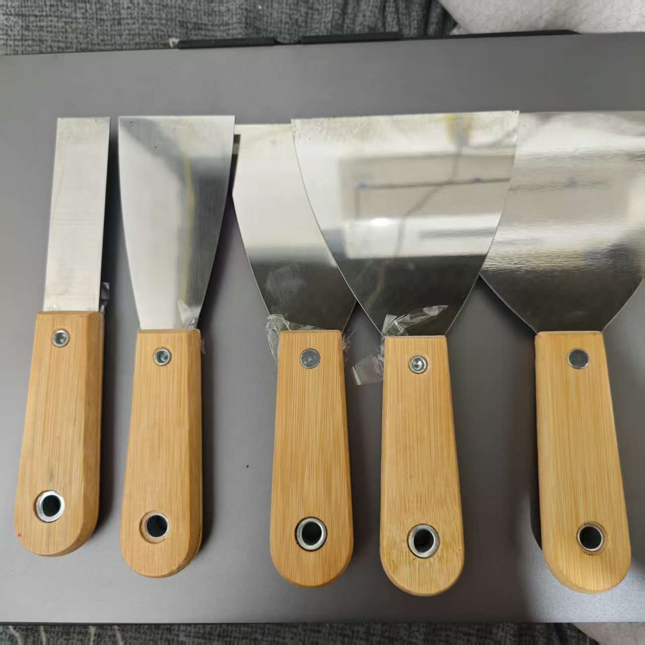 2寸夹把木柄竹柄油灰刀 3寸镜面加厚腻子刀 多规格清洁铲刀