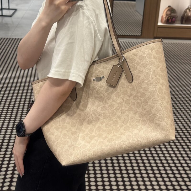 Kou C's New City33 Niche Design Shopping Bag, Large Capacity Shopping Bag, Fashionable and Versatile Shoulder Tote Bag Kou C's New City33 Niche Design Shopping Bag, Large Capacity Shopping Bag, Fashionable and Versatile Shoulder Tote Bag