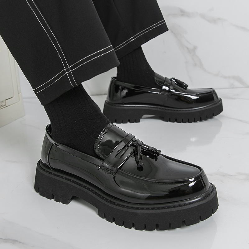 Large size 46 round toe thick-soled slip-on tassel casual leather shoes for men, Korean style low-top loafers for spring and autumn Large size 46 round toe thick-soled slip-on tassel casual leather shoes for men, Korean style low-top loafers for spring and autumn