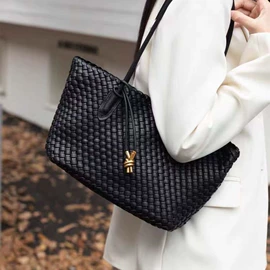 真皮女包;女士斜挎包;女士单肩包