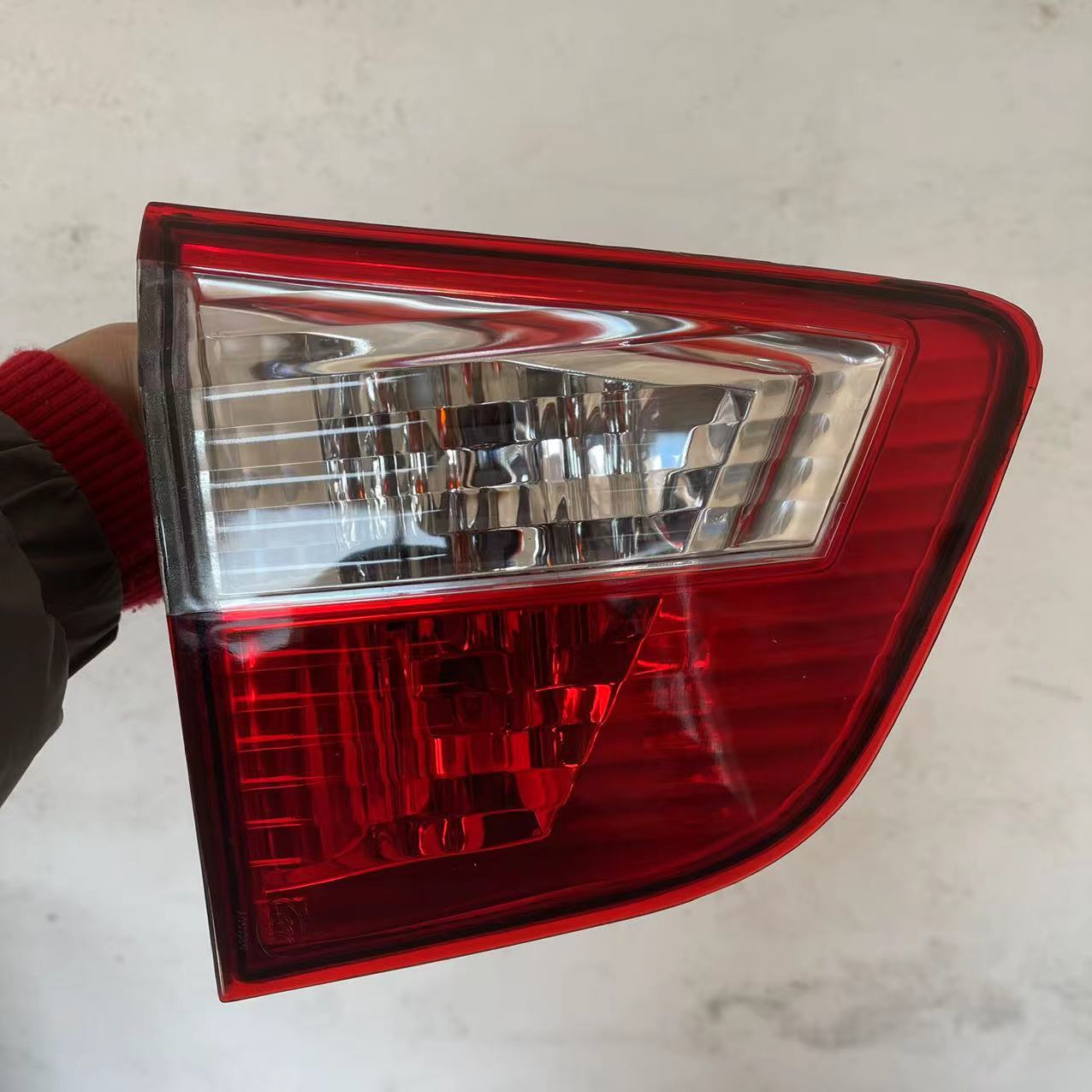 Suitable for BYD S6 rear tail lamp assembly BYDS6 left and right rear bumper lamp rear fog lamp tail lamp cover bumper lamp