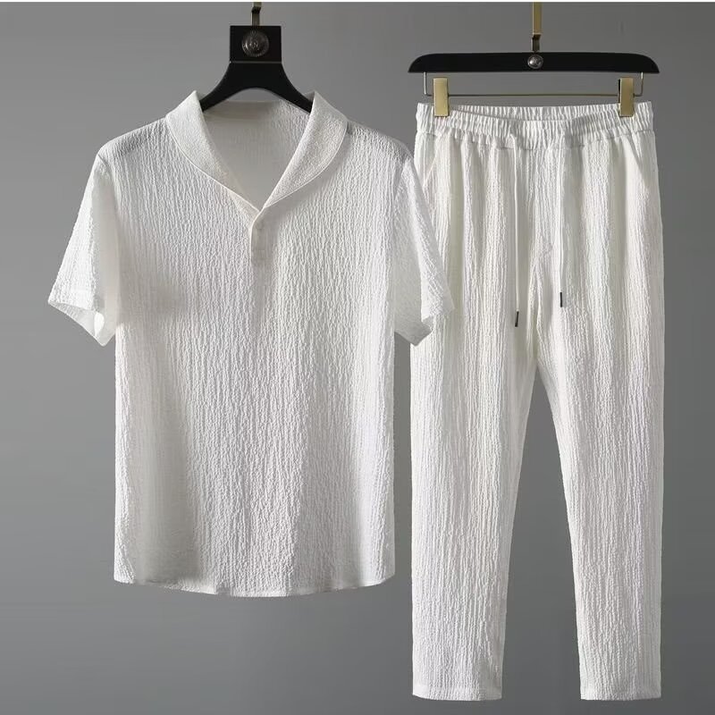 Fuente de fábrica de viento de verano para hombres de color sólido para hombres pliegue dos piezas de cuello vertical pantalones de manga corta para hombres