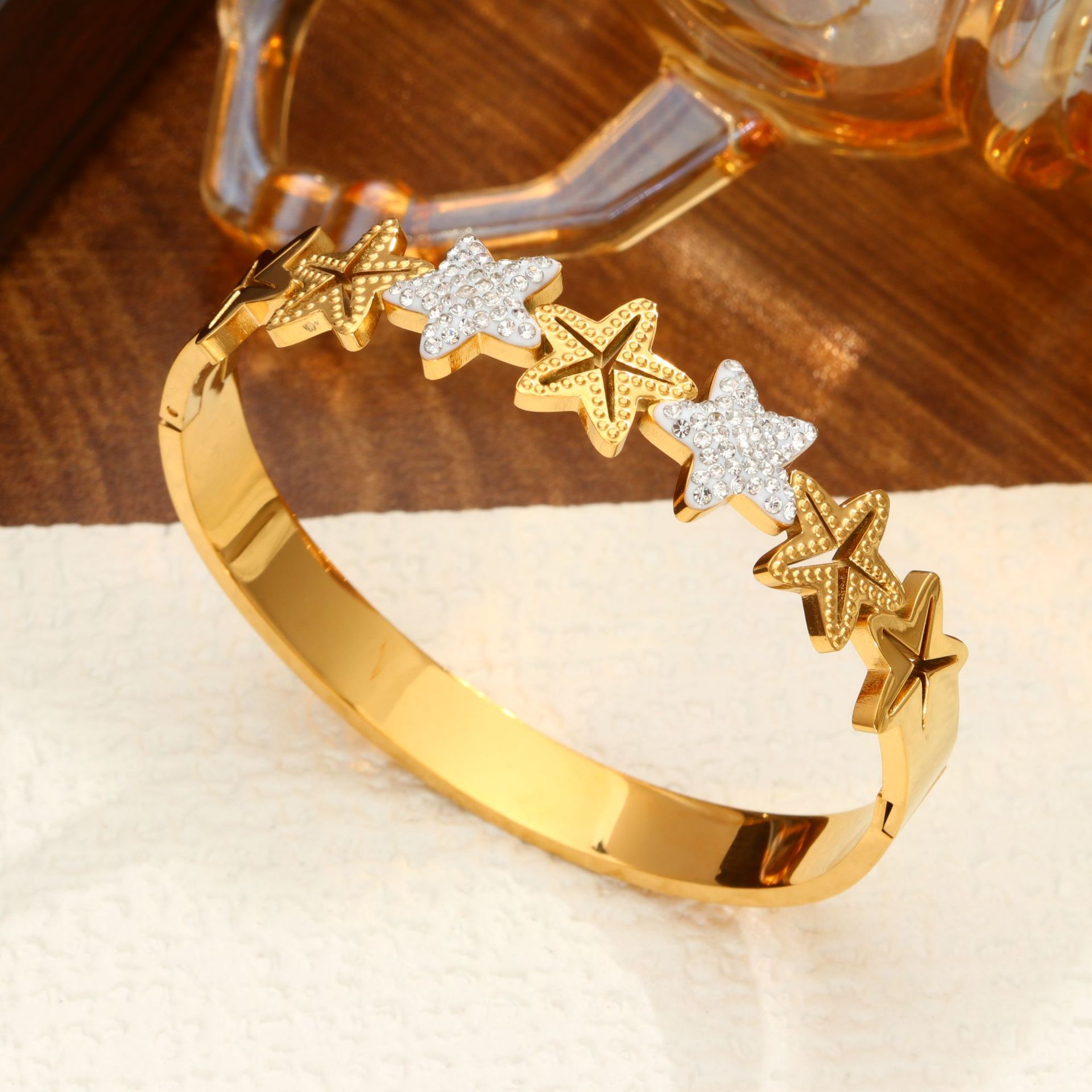 Little starfish-gold