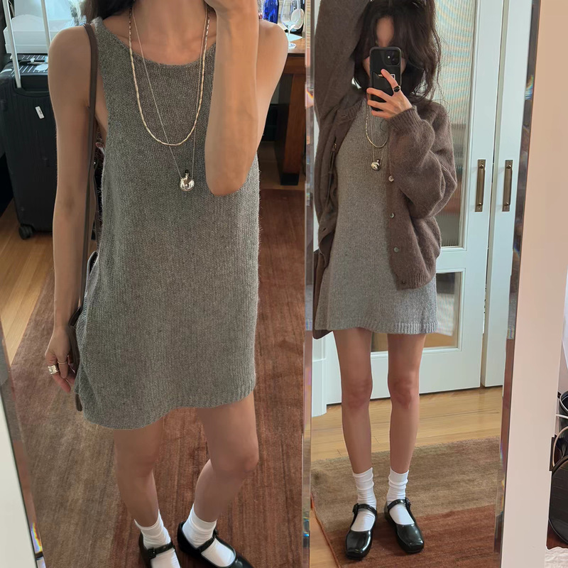 Now available: the same style as Korean designer Baby Jiang's tank top dress, short skirt, knitted dress, Korean-style women's clothing, simple and pure sleeveless dress Now available: the same style as Korean designer Baby Jiang's tank top dress, short skirt, knitted dress, Korean-style women's clothing, simple and pure sleeveless dress