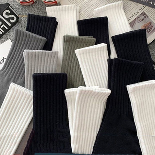 Men's Autumn Mid-Calf Socks Black and White Spring Summer Autumn Long Socks Odor-Resistant Sweat-Absorbent Breathable Sports Socks Versatile Appearance