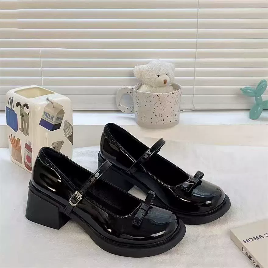 Женские туфли Мэри Джейн на толстом каблуке с одним ремешком во французском стиле, лето 2025, новые универсальные маленькие кожаные туфли на высоком каблуке с бантом.