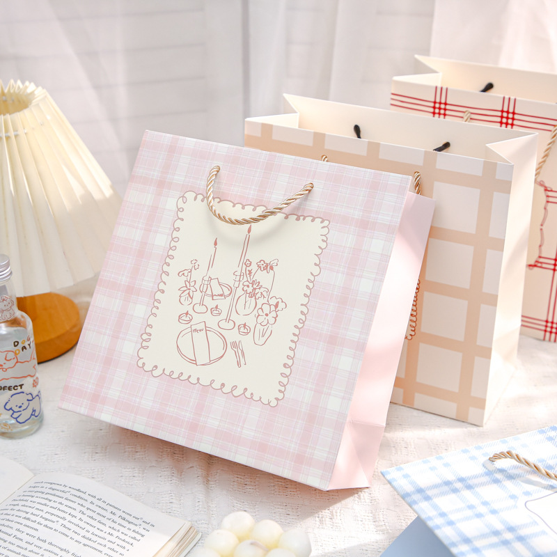 Bolsas de regalo de Mr. Paper Bolsas de regalo de cumpleaños de cuadros de dibujos animados de la serie de vacaciones suaves Bolsas de regalo de alto valor