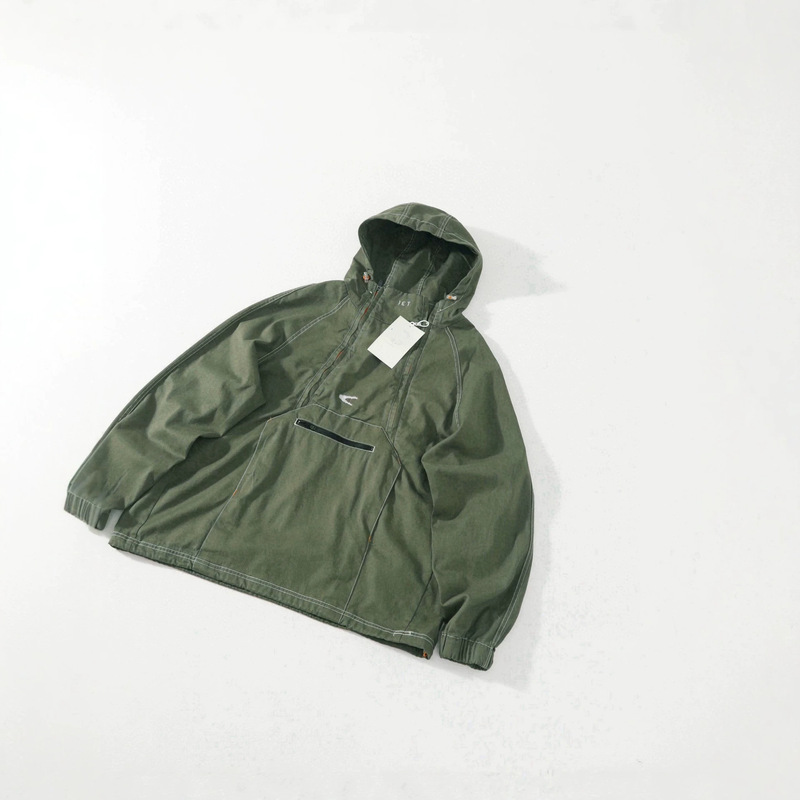 Cross-border wholesale of Oakley collaboration outdoor functional green distressed hooded windbreaker, available in a couple's style Cross-border wholesale of Oakley collaboration outdoor functional green distressed hooded windbreaker, available in a couple's style
