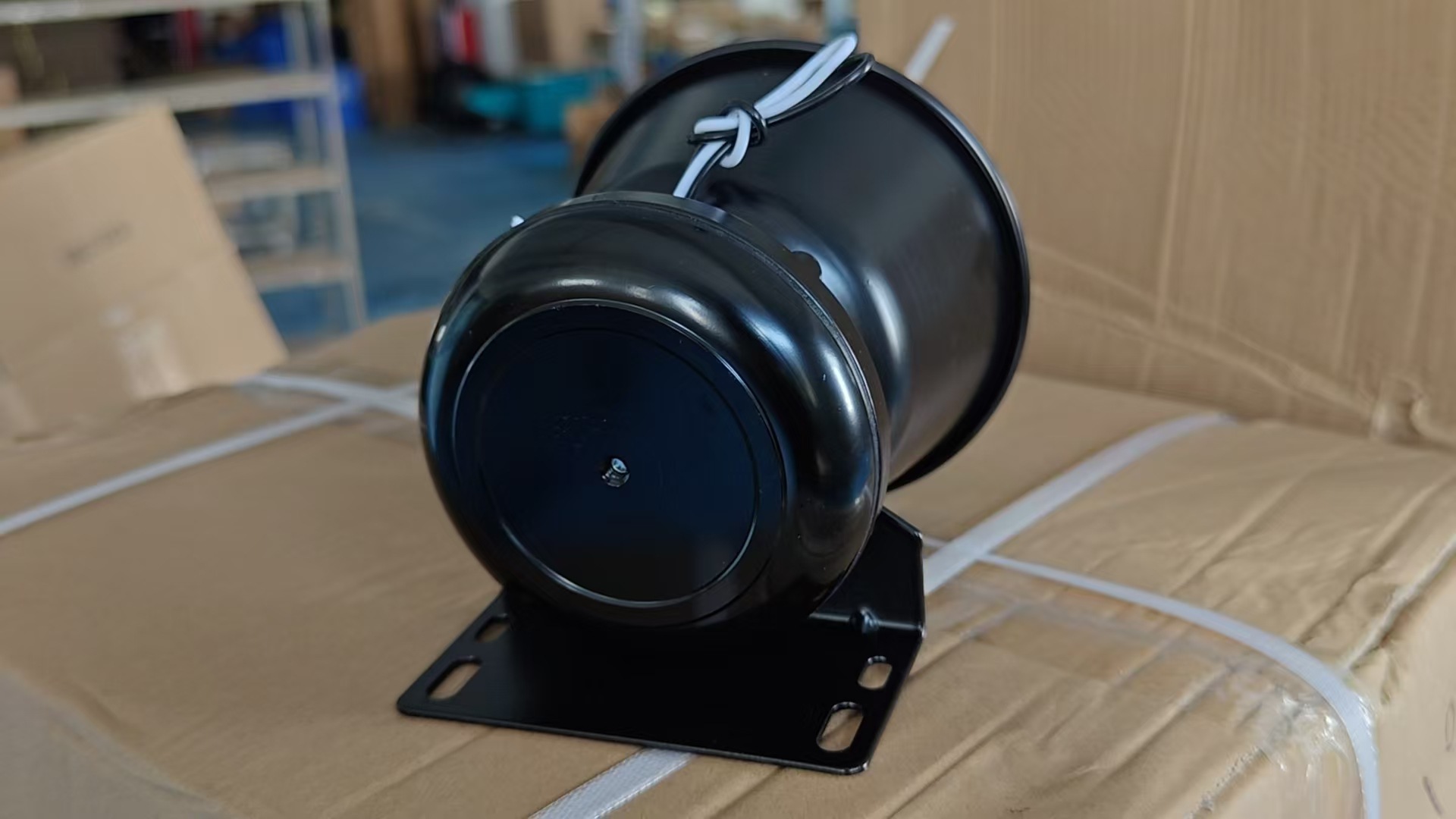 Cross-border 12V car alarm horn 300W high-pitched siren horn with round mouth design