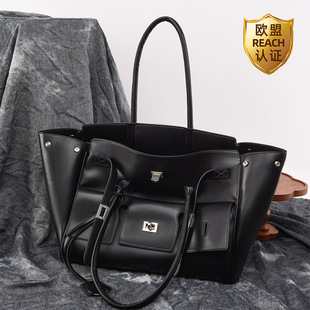 �羳���B��ͬ�������Ůʿ���ذ��r��ͨ�ښW���L�F؛���lŮ��