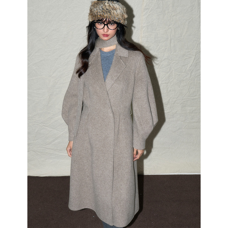 【Shengdu】25 Winter New French Retro Hepburn Style Waist-Cinching Wool Sheepskin Sleeve Double-Sided Woolen Long Coat Jacket